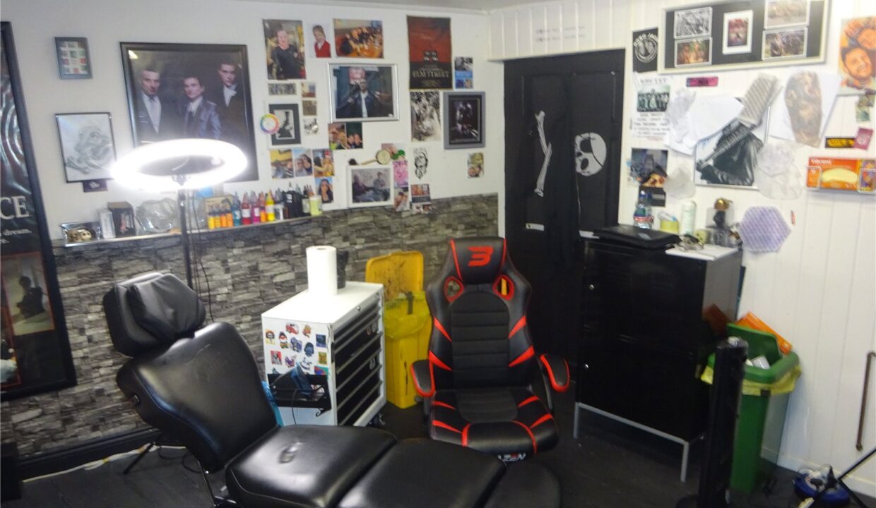SND240099_03.jpg