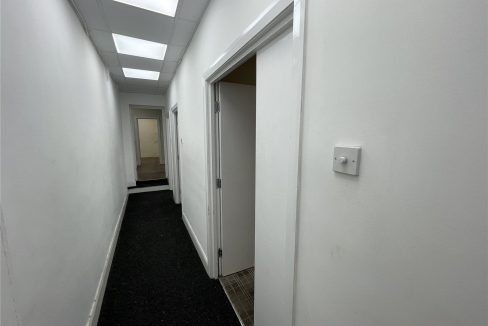 CMR250198_02.jpg