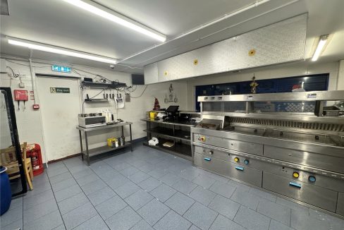 CMR250231_02.jpg