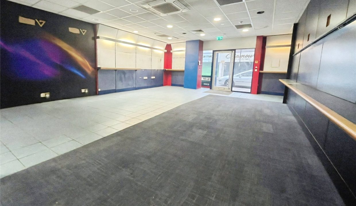 CMR260057_10.jpg