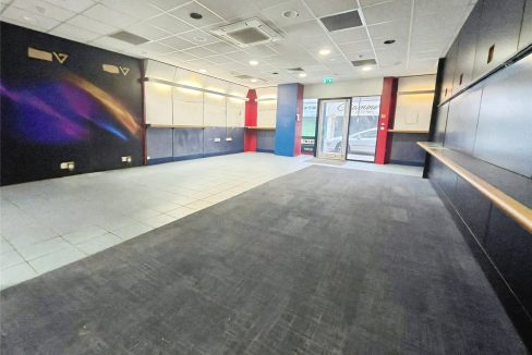 CMR260057_10.jpg