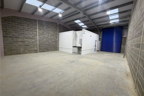 CMR260089_06.jpg