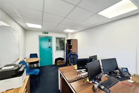 CMR260088_24.jpg