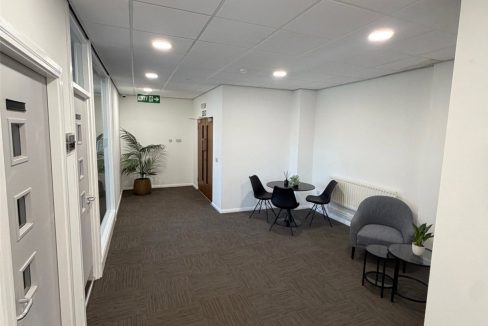 CMR260117_07.jpg
