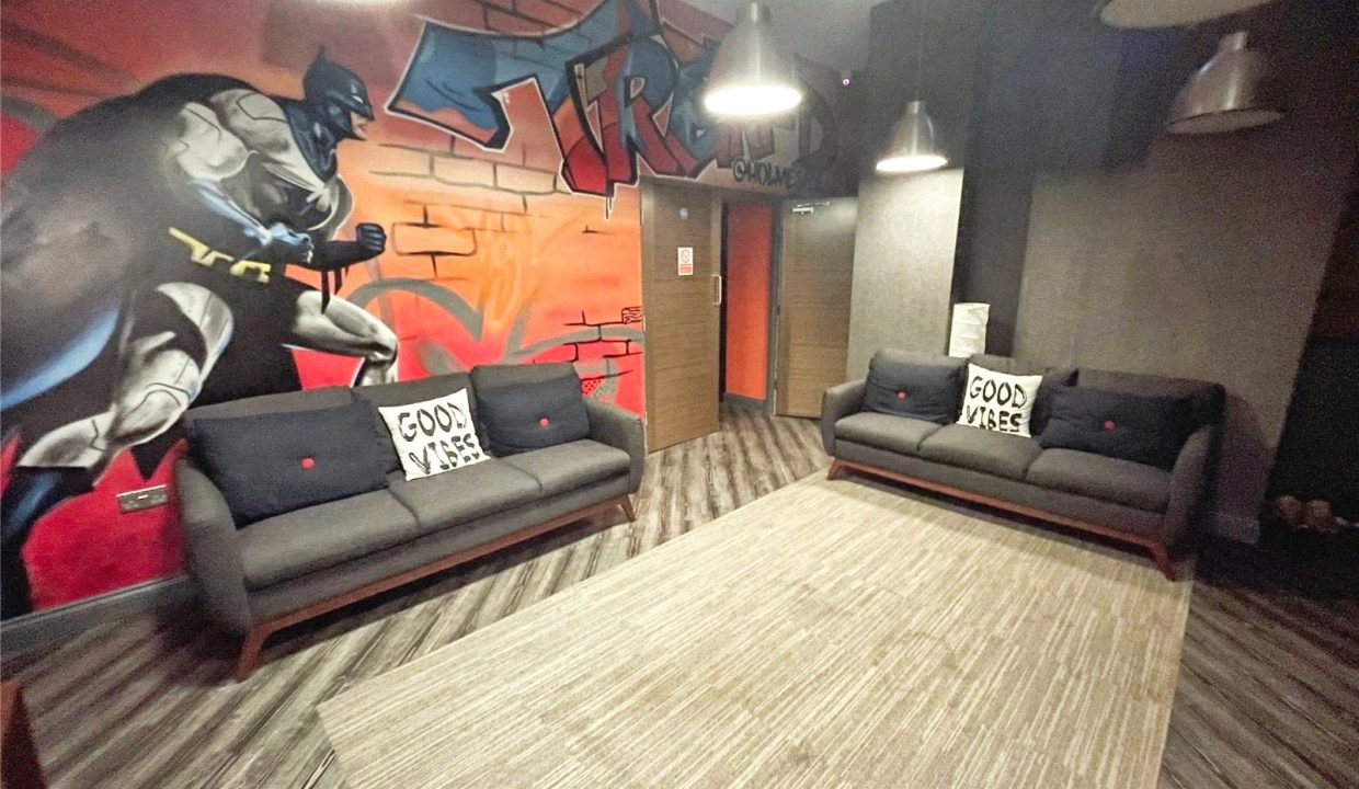 SND250142_03.jpg