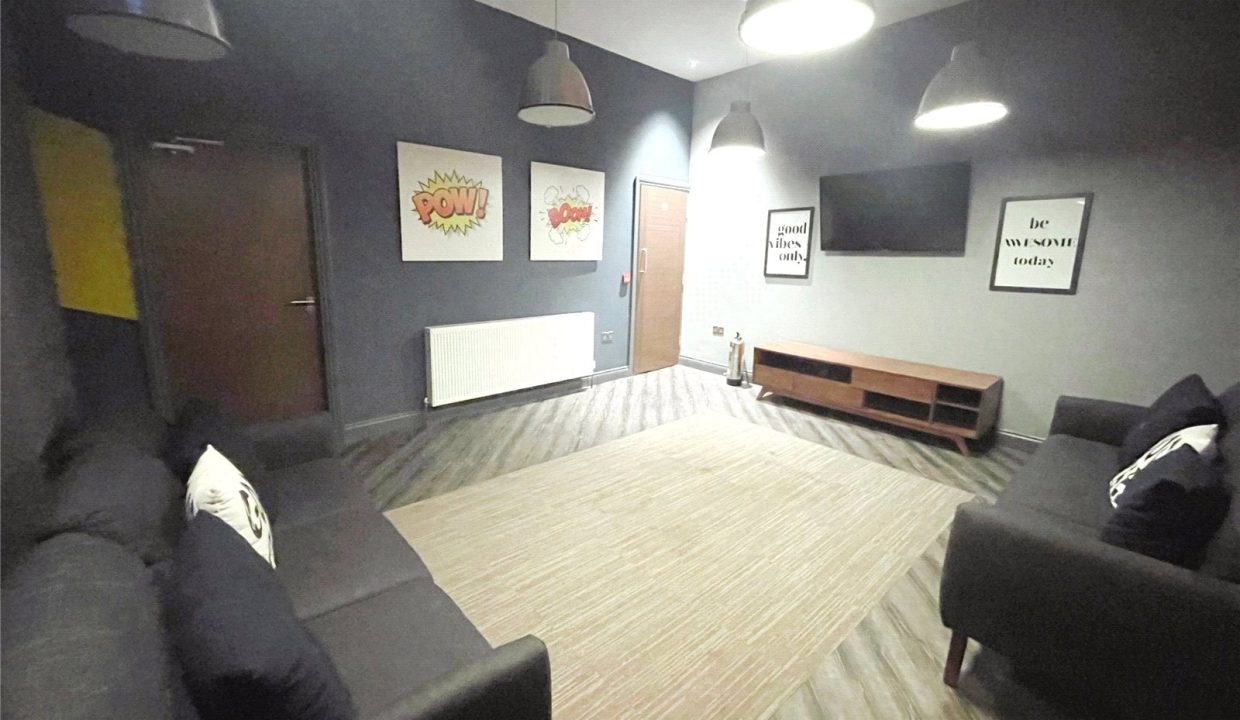 SND250142_04.jpg