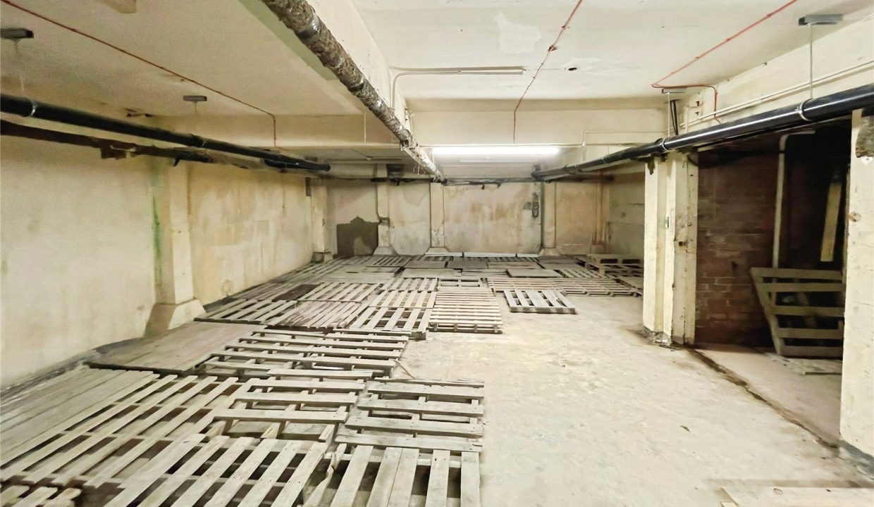 CMR260031_09.jpg