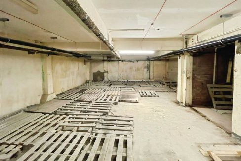 CMR260031_09.jpg