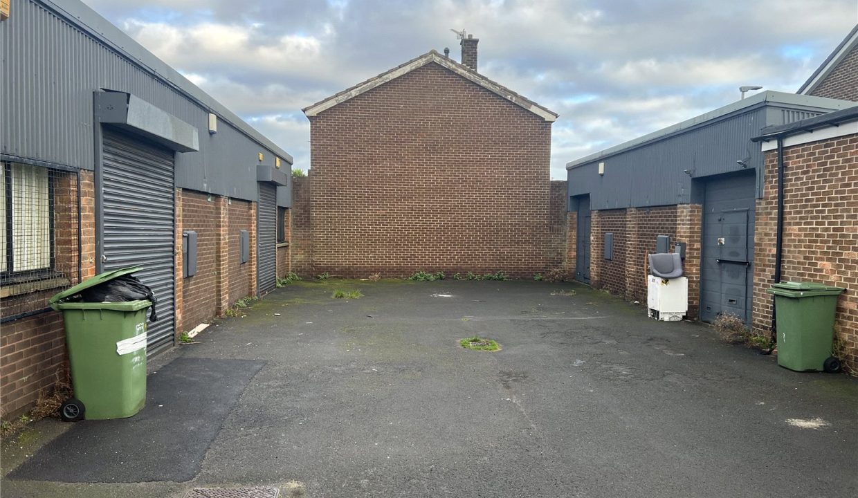 CMR260170_02.jpg