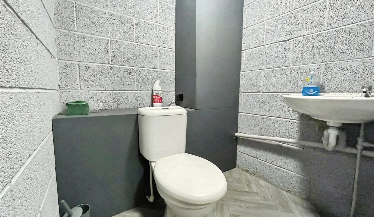 CMR260181_06.jpg