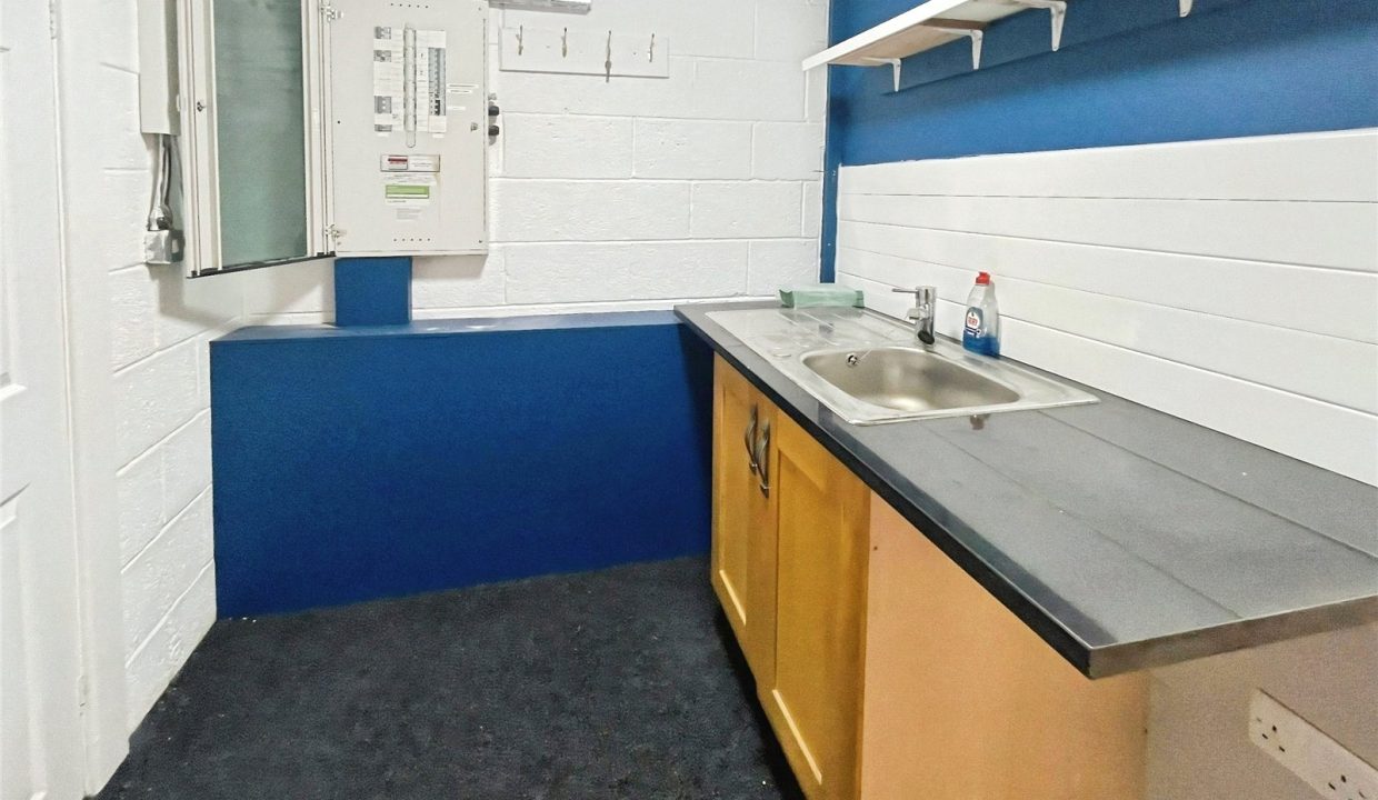 CMR260181_07.jpg