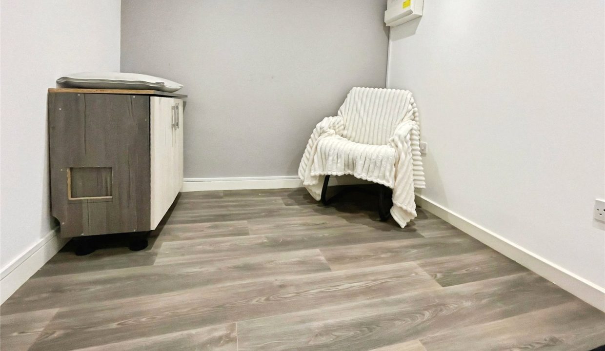 CMR260157_05.jpg
