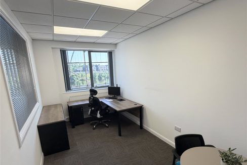 CMR260176_11.jpg