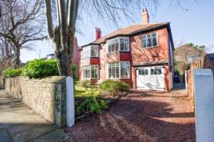 PERIOD SHOW HOME ON THE MARKET