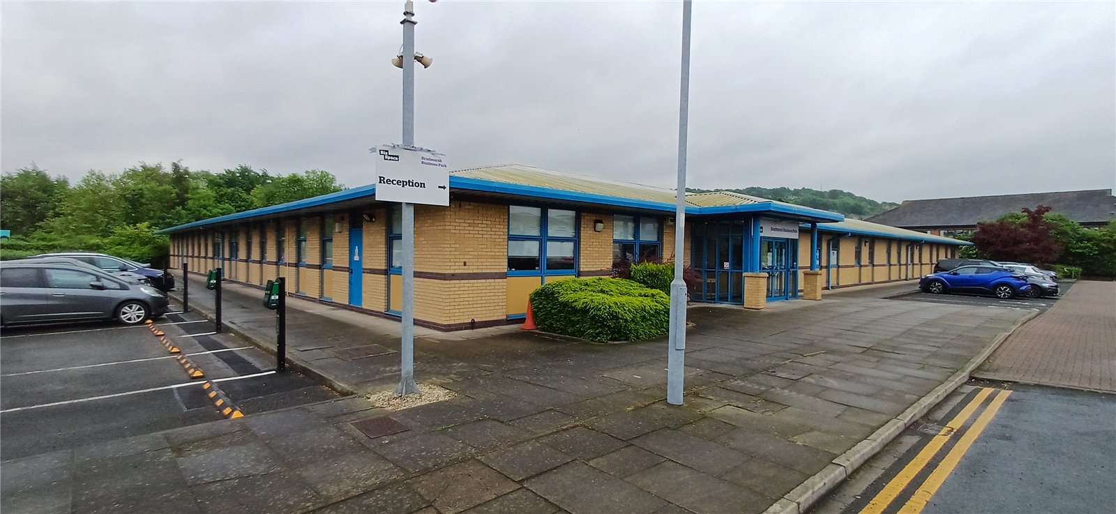 Bradmarsh Business Park, Bow Bridge Cross