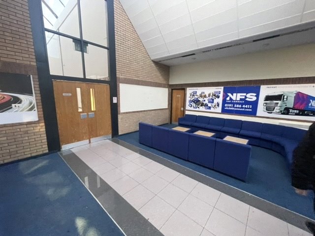 TEV250018_05.jpg