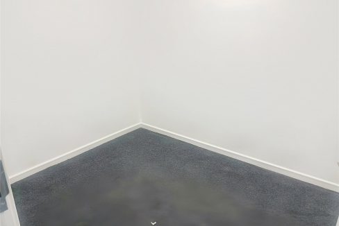 SND250097_02.jpg