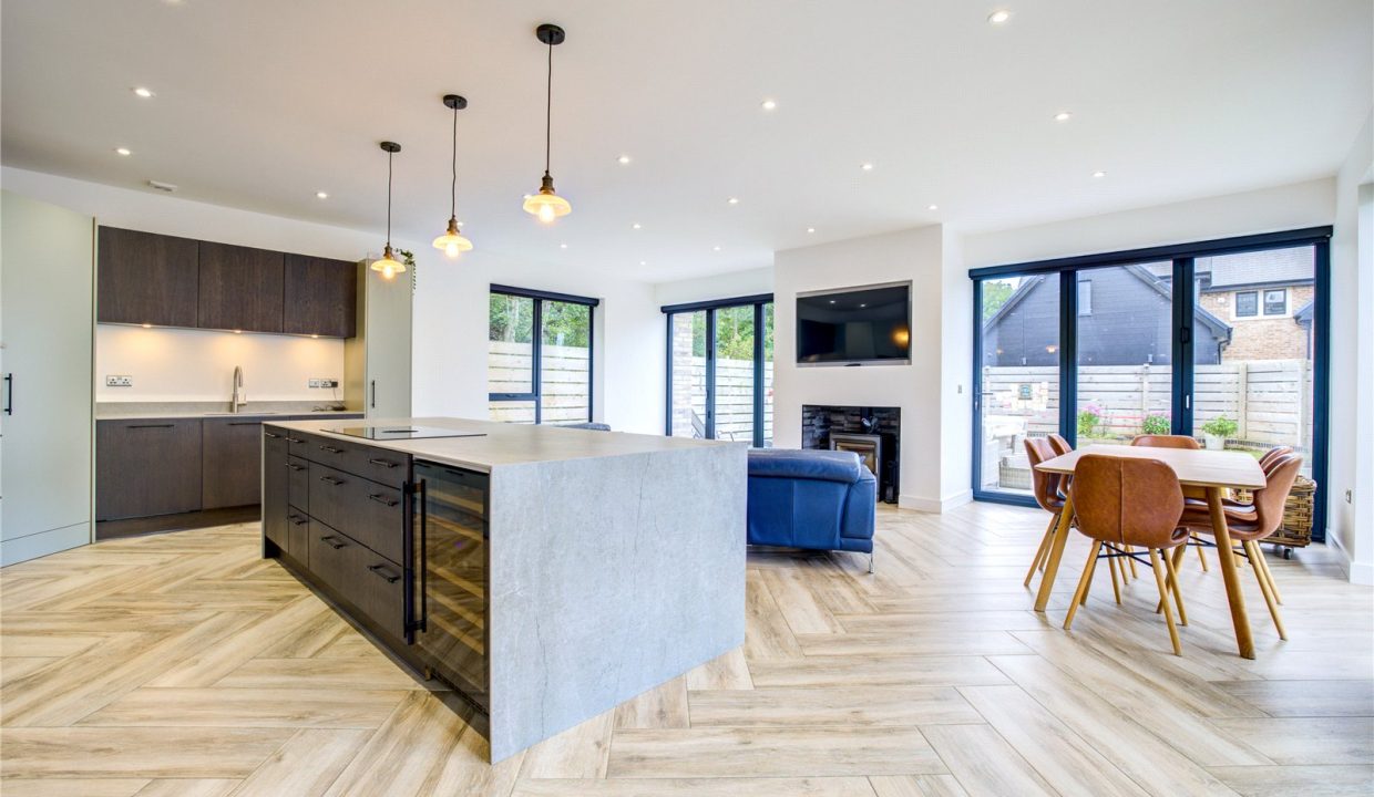 SND250179_05.jpg