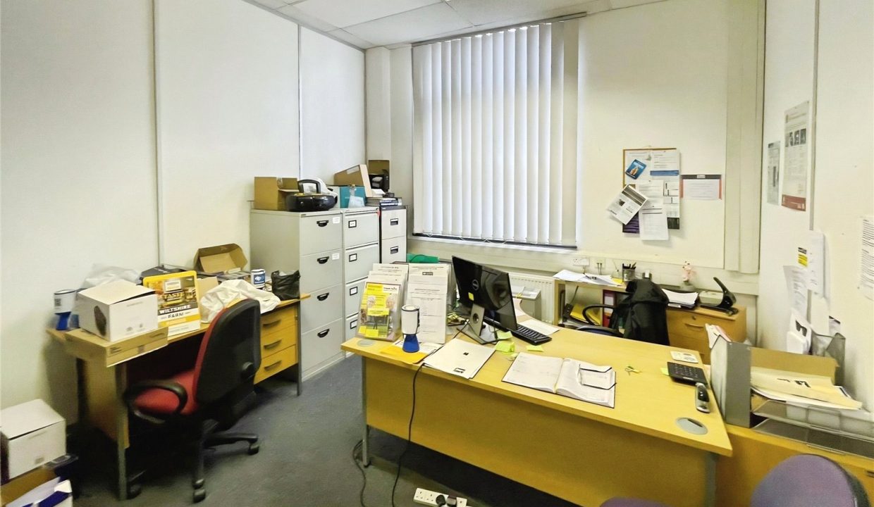 CMR250146_09.jpg