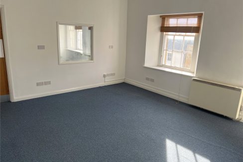 CMR250196_05.jpg