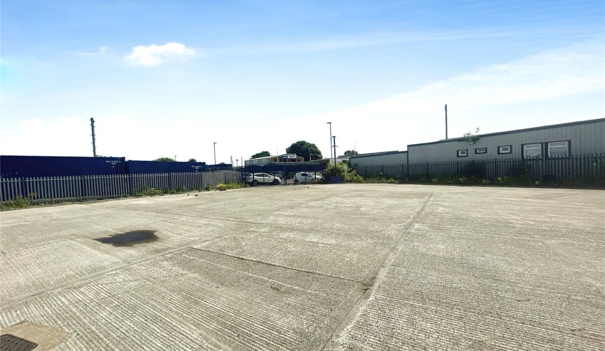 SND240086_06.jpg