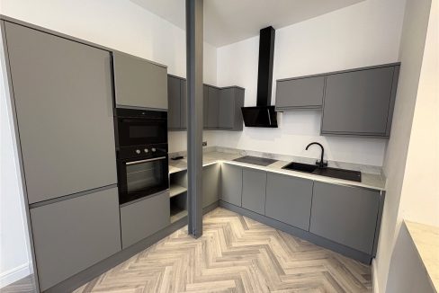 ALN260098_03.jpg