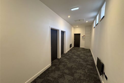 ALN260098_08.jpg