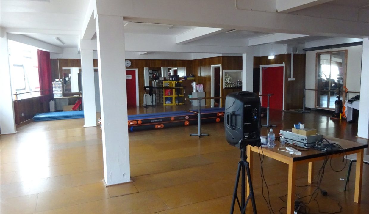 SND240080_02-1.jpg