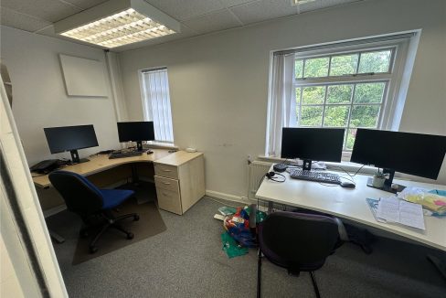 CMR260151_04.jpg