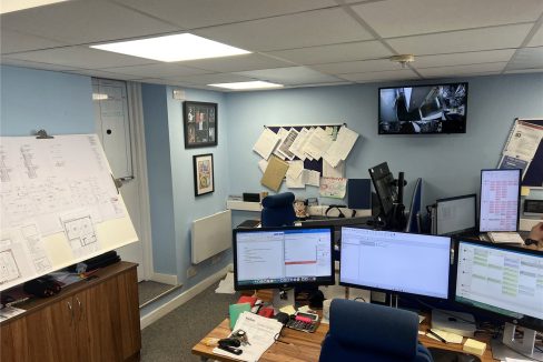 CMR260185_07.jpg