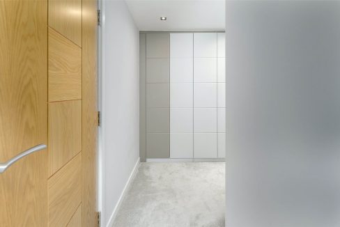 DRH220189_37.jpg