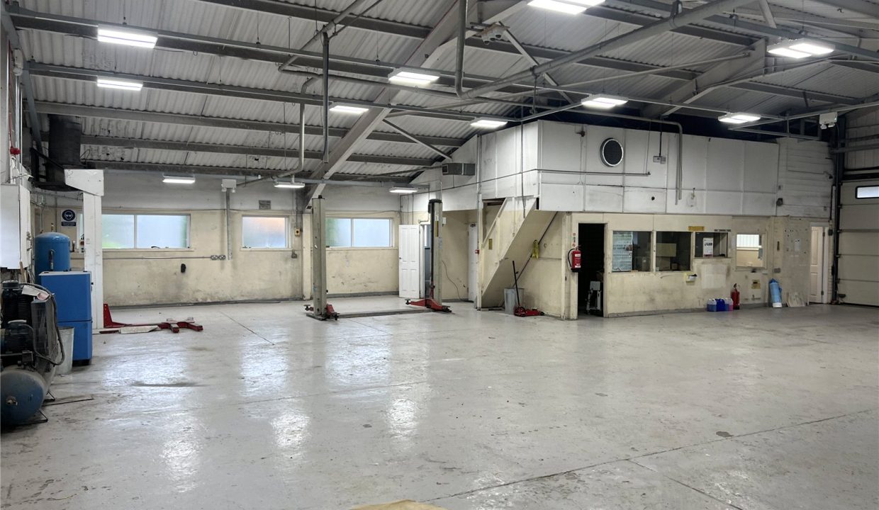 CMR260231_05.jpg