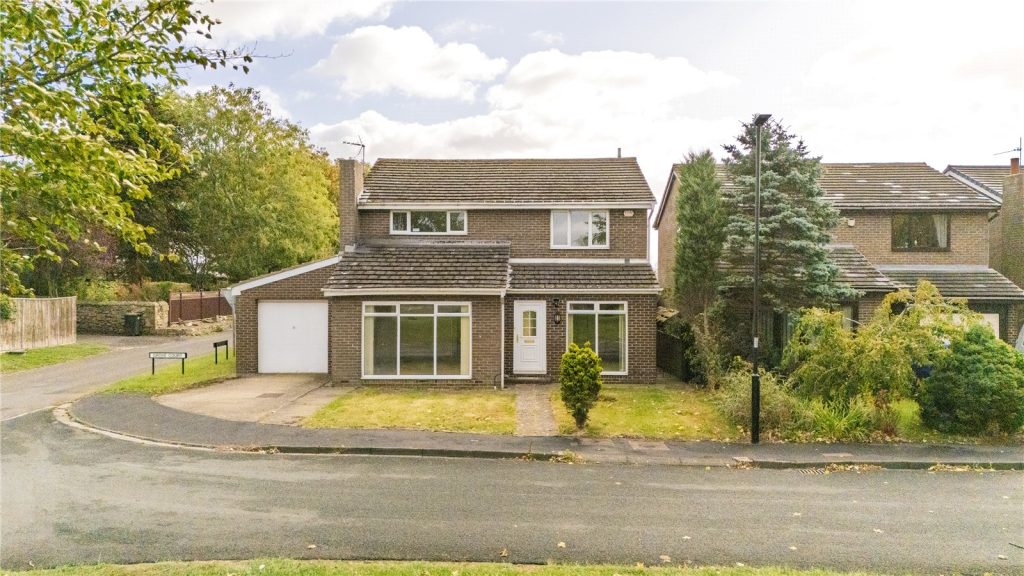 Grove Court, Hett Village