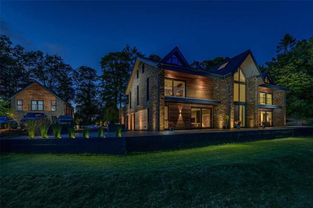 Four Acres, Hartford Bridge