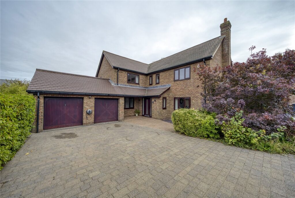Lion Bridge Close, Wynyard